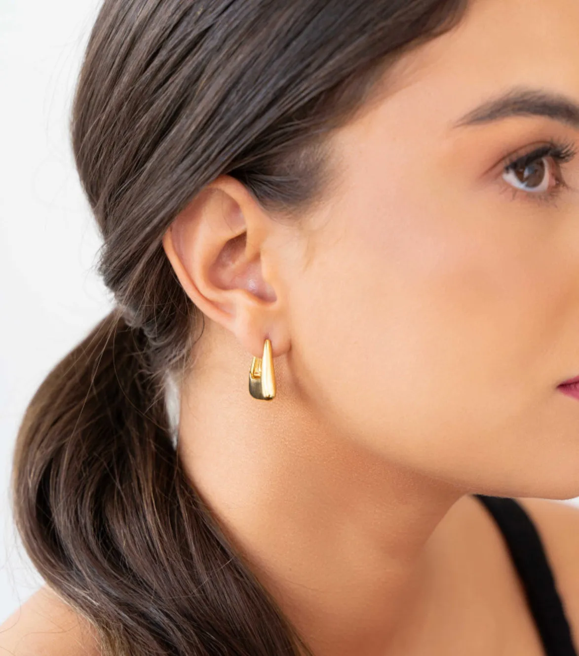 EARRING MODERN SQUARE HOOP