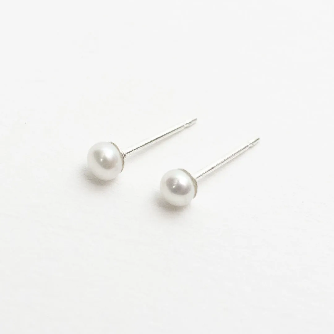 Small Pearl Studs