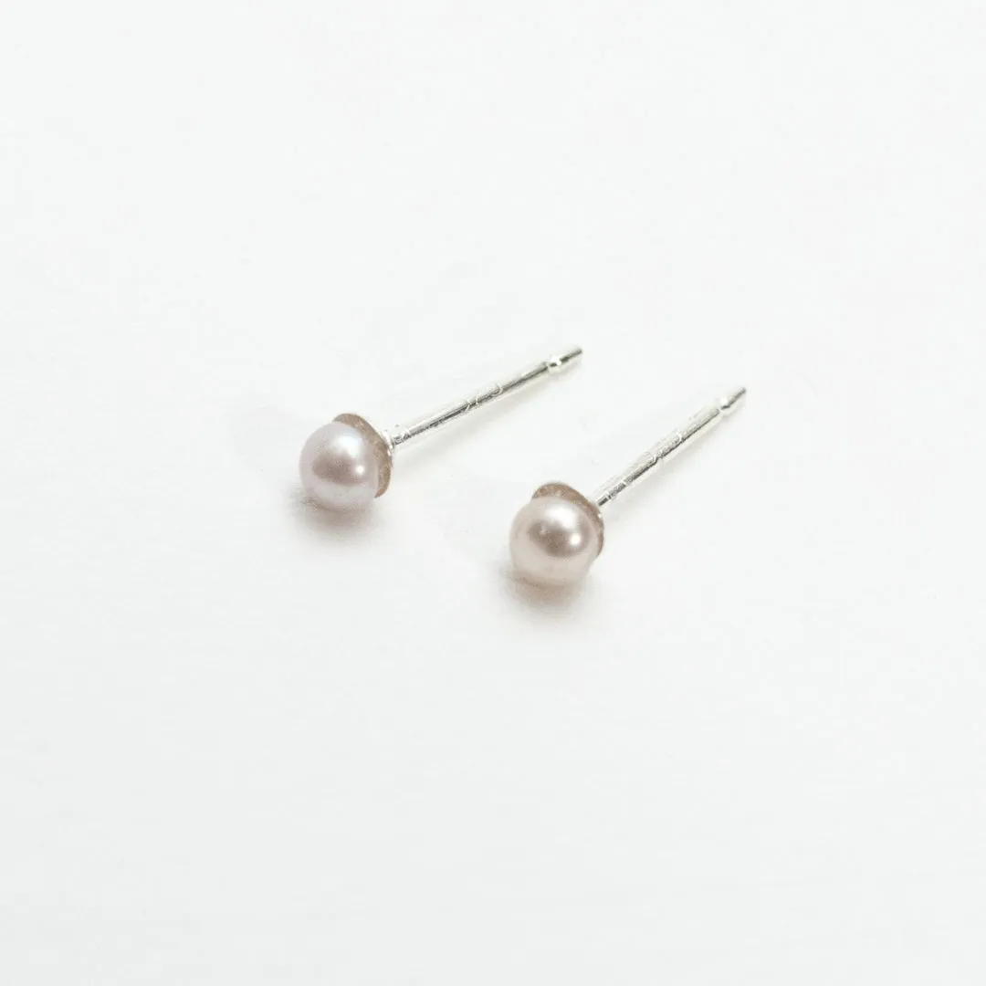 Small Pearl Studs